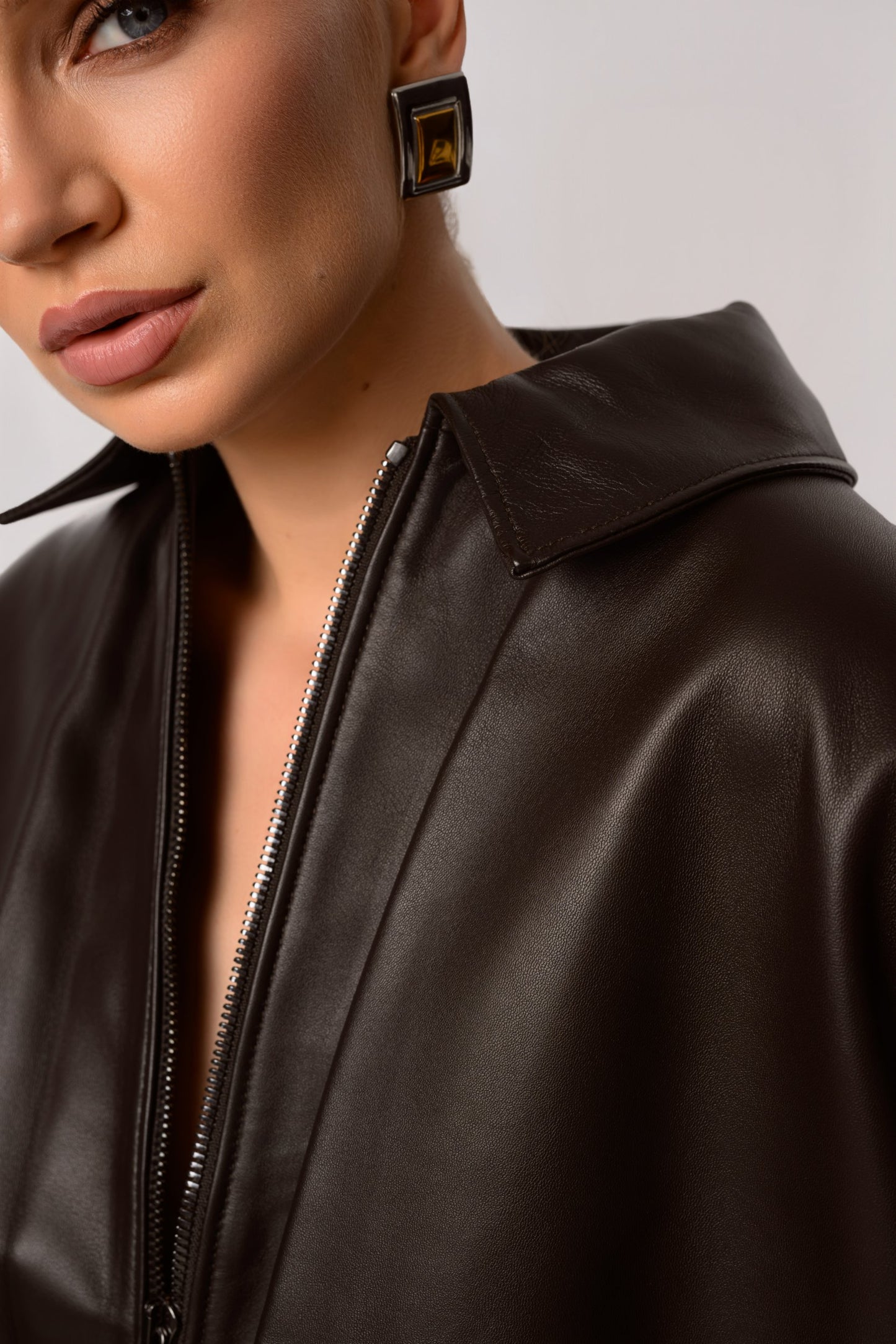 BOMBER - VALLENCIANO - CHOCOLATE - SCURT